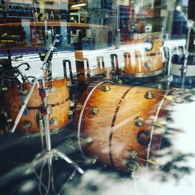 Craquage estival. Temps de s'y remettre...🥰
#drum #musicsummer #vintage #bigpleasure